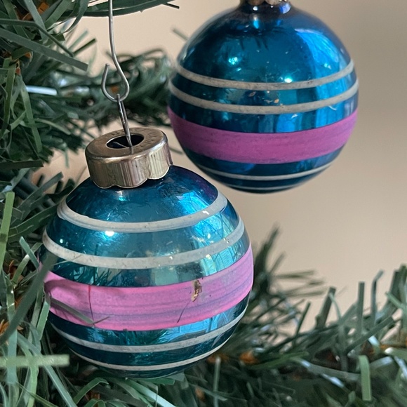 Vintage Shiny Brite Striped Glass Christmas Ornament - Set of 2 - Picture 3 of 5